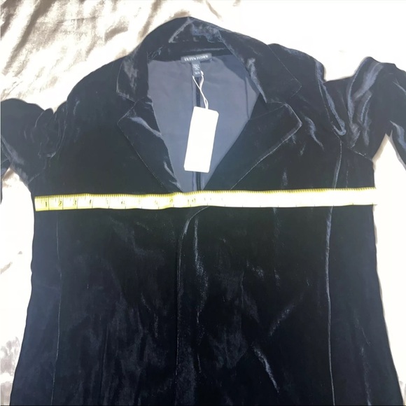 Eileen Fisher NWT $398 Deep Black Silk Velvet Blazer Topper Relaxed Fit XS - Picture 6 of 8